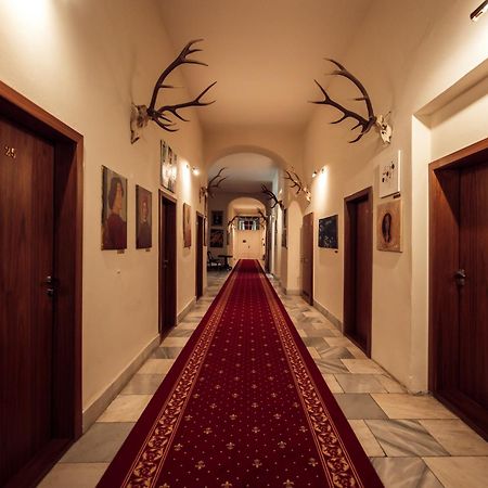 Hotel Kastiel Mojmírovce Buitenkant foto