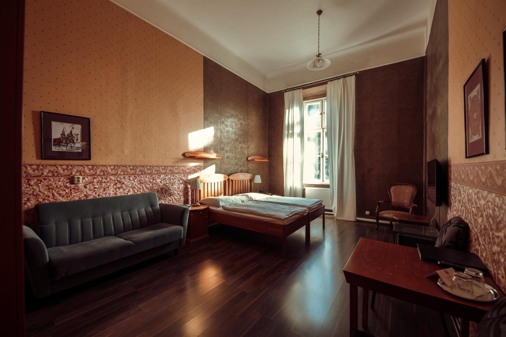 Hotel Kastiel Mojmírovce Buitenkant foto