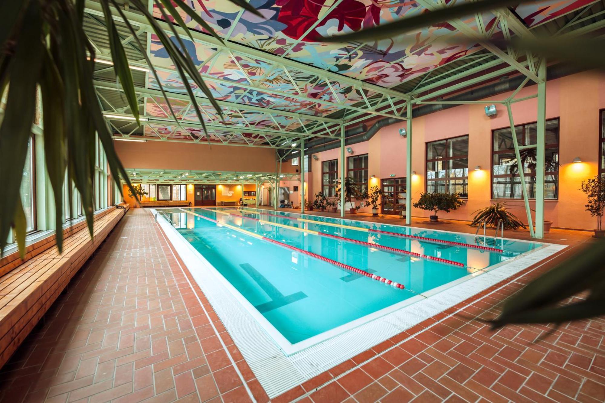 Hotel Kastiel Mojmírovce Buitenkant foto